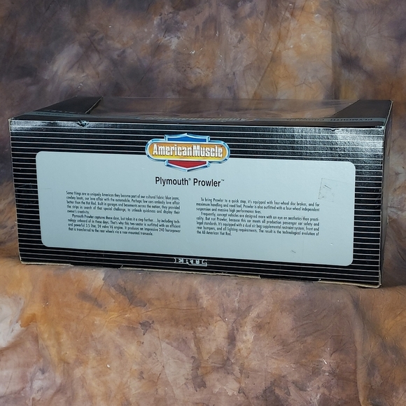 American Muscle Plymouth Prowler 1:18 Die Cast Metal Candy Magenta Ertl 1995 - Picture 3 of 12